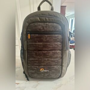 Lowepro Tahoe BP 150 Camera Bag - Camo / Green